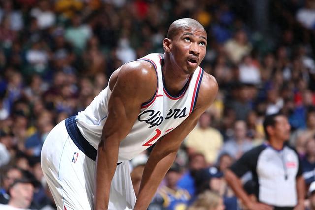 骑士大胜公牛开季14连胜 鹈鹕力克掘金止5连败